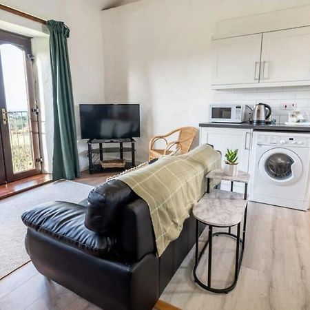 Lovely 2 Bedroom Coastal Cottage Near Bude Dış mekan fotoğraf